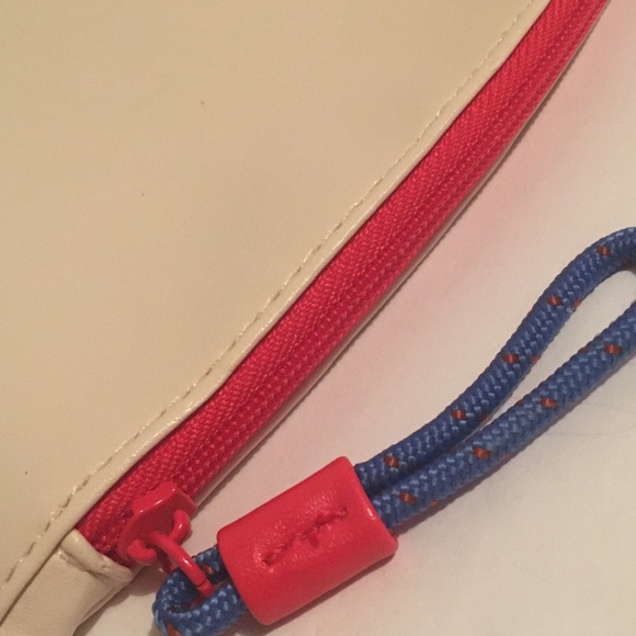 March 2021 
Ipsy glam bag
New 
Never Used - Picture 7 of 7